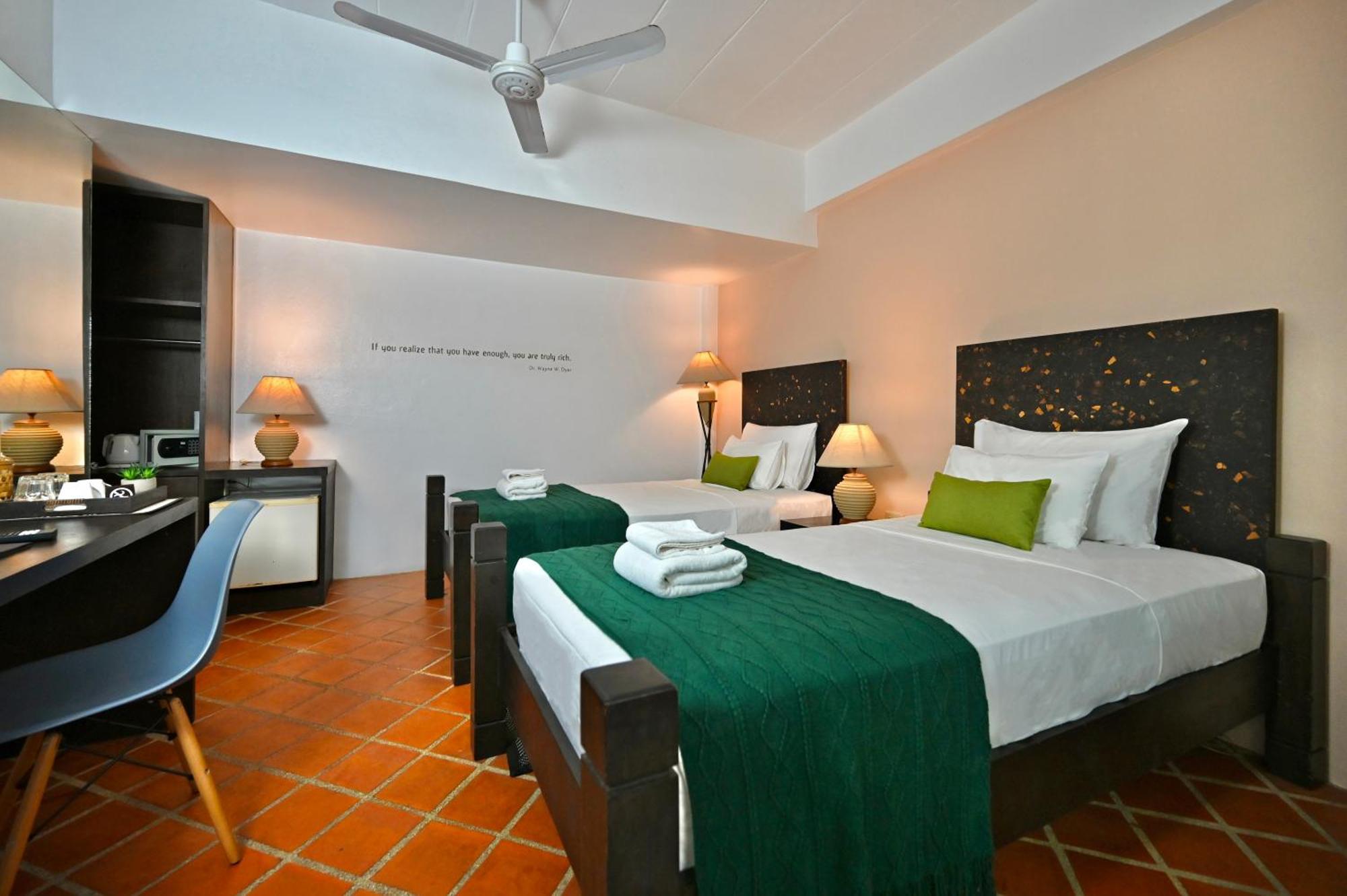 Papacrab Boutique Guesthouse Pantai Kamala Bagian luar foto